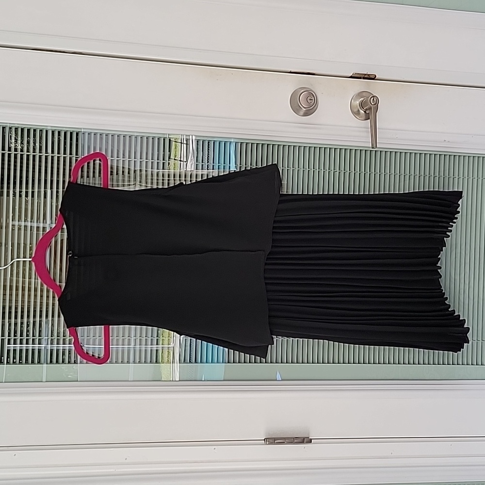 Elodie Black Chiffon Pleated Dress Sz M - Picture 4 of 11